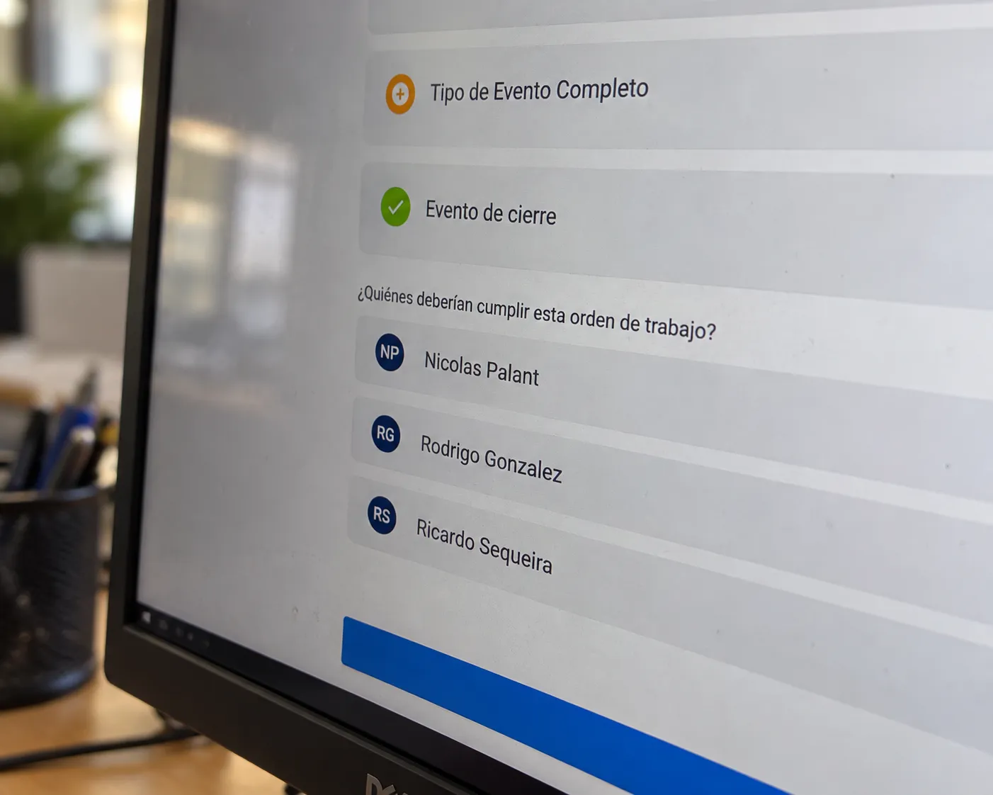 Pantalla de una orden de trabajo con las personas responsables asignadas